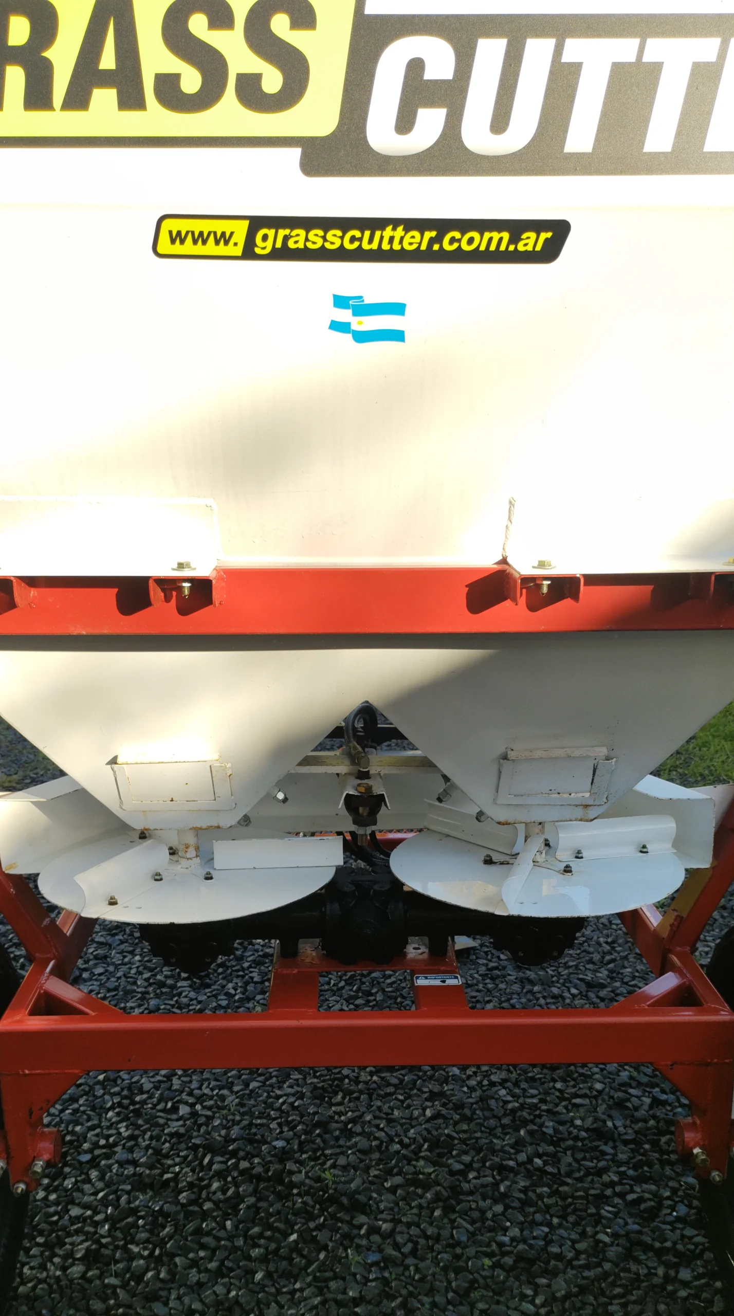 Fertilizador GrassCutter MB1600 - El Galpón