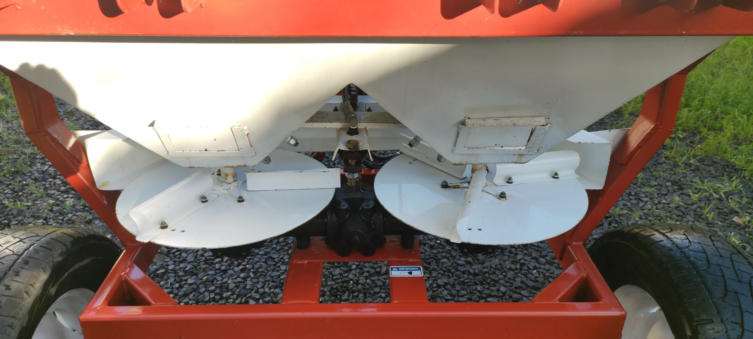 Fertilizador GrassCutter MB1600 - El Galpón