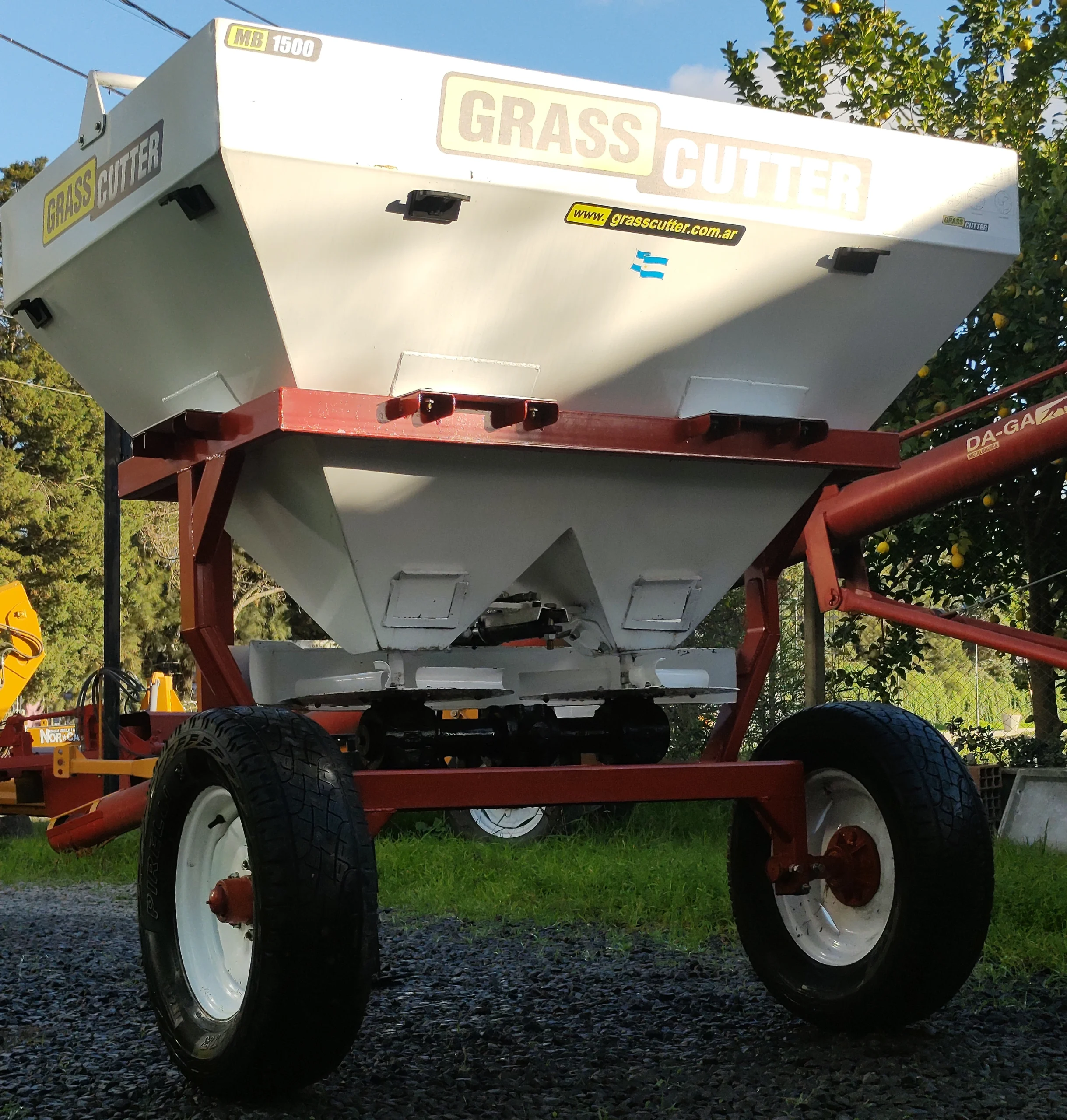 Fertilizador GrassCutter MB1600 - El Galpón