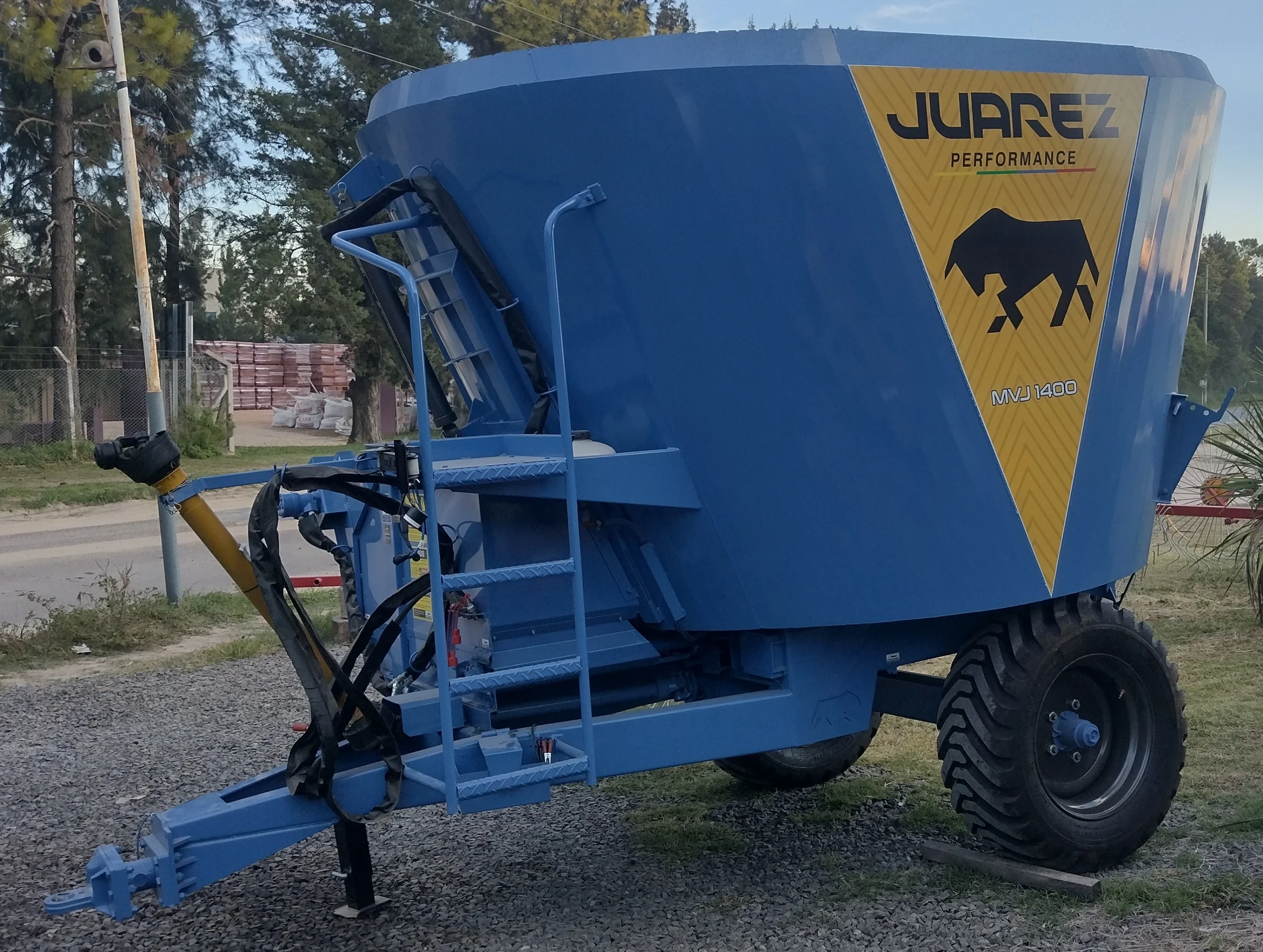 Mixer vertical Juarez MVJ 1400 - El Galpón